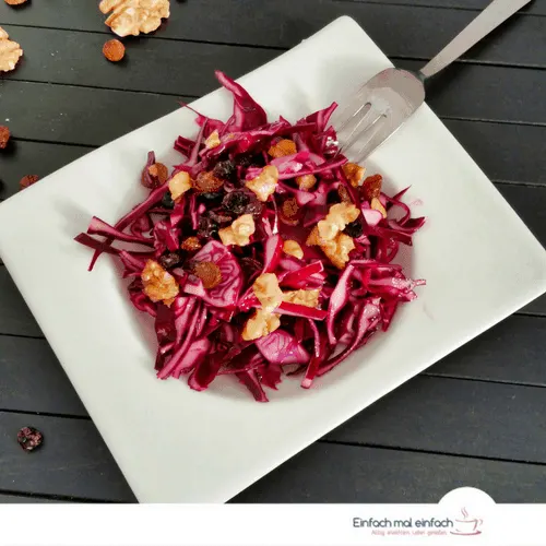 Red cabbage slaw with walnuts and raisins 3