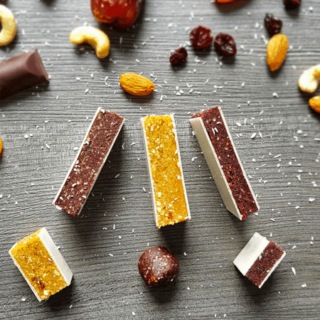 Fruit bars - one basic recipe and three variations-image